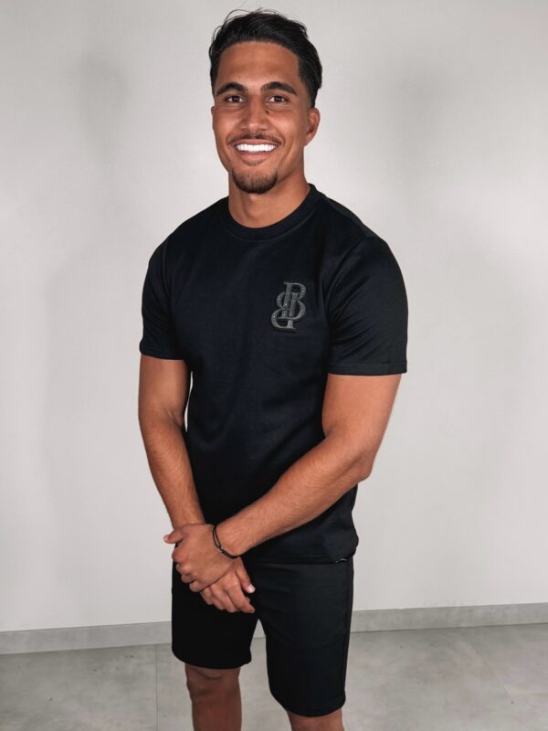 INSPIRED B TEE - black