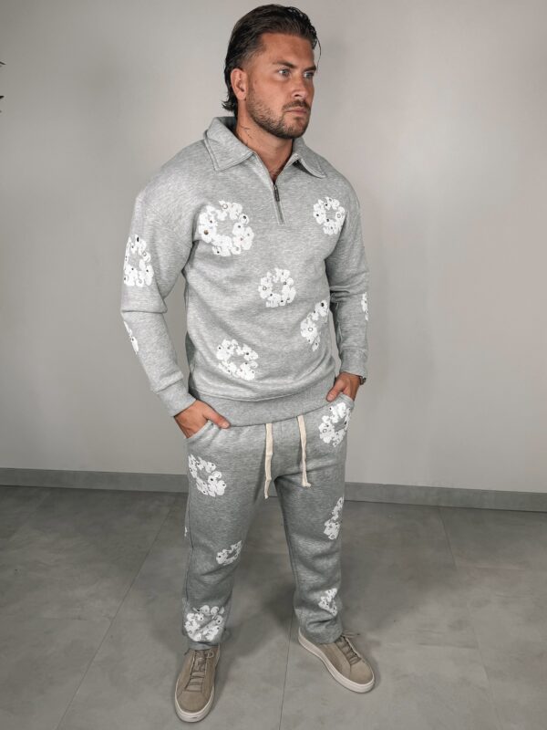 Inspired Flower Joggingsuit - Polo Grey