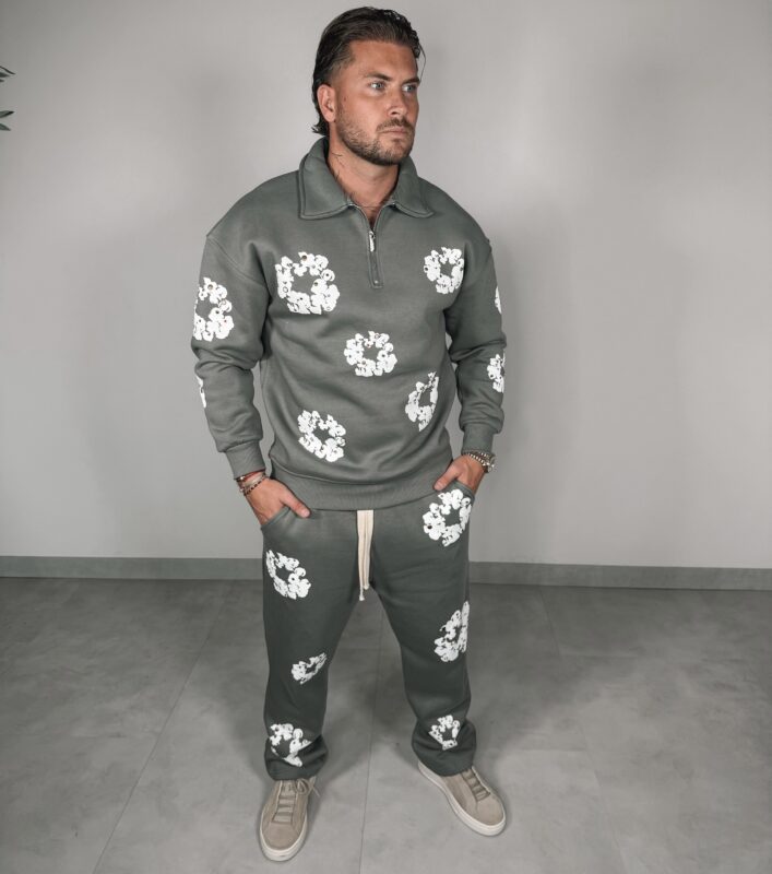 Inspired Flower Joggingsuit - Polo Green