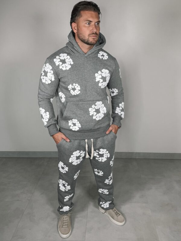 Inspired Flower Sweater Joggingsuit - Grey