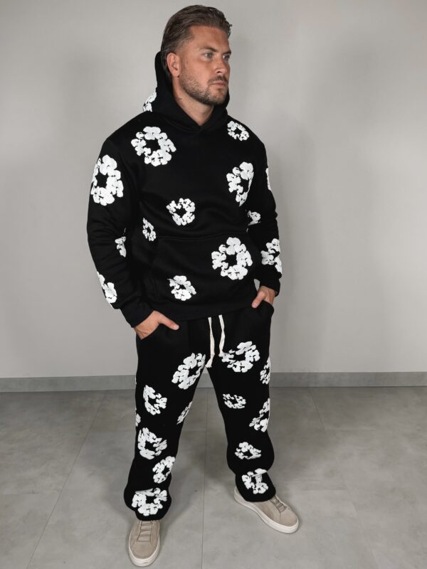 Inspired Flower Sweater Joggingsuit - Black/White