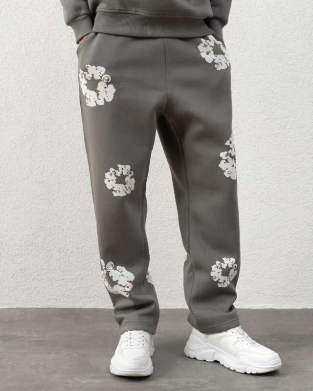 Inspired Flower Joggingsuit - Polo Green