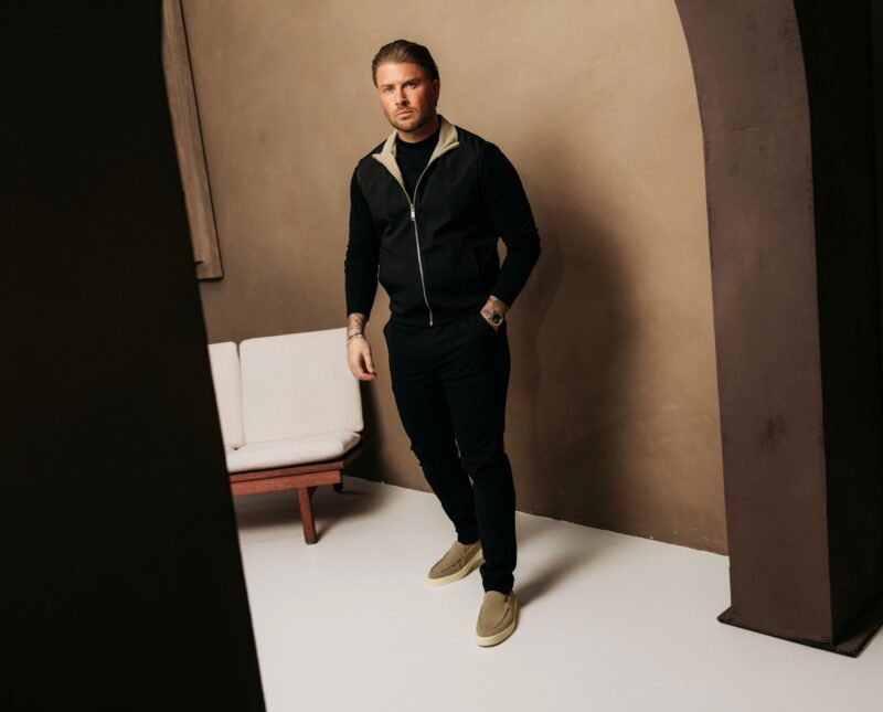 The New Reversible Bodywarmer - Black/Beige