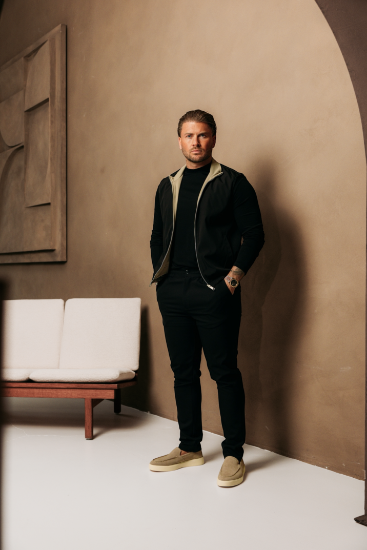 The New Reversible Bodywarmer - Black/Beige