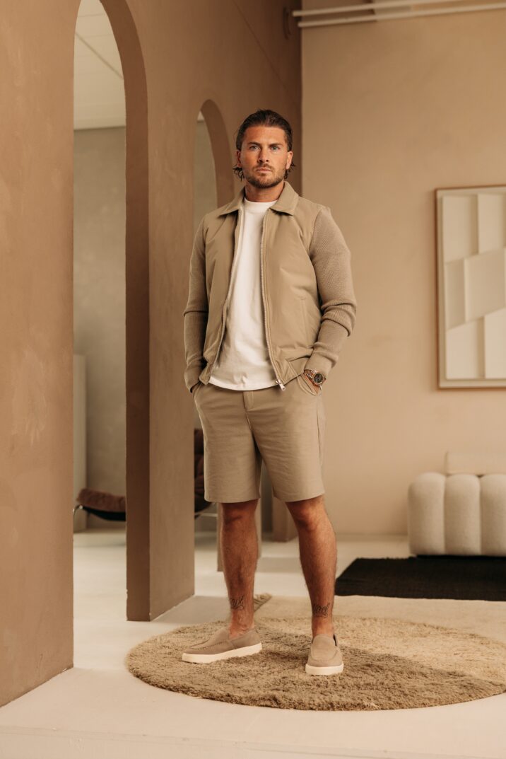 Knitted sleeve jacket - Beige