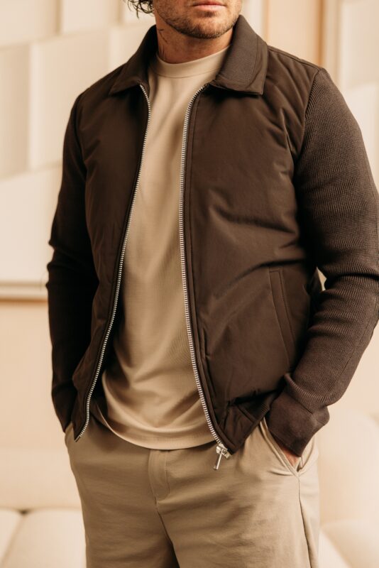 Knitted sleeve jacket - Choco