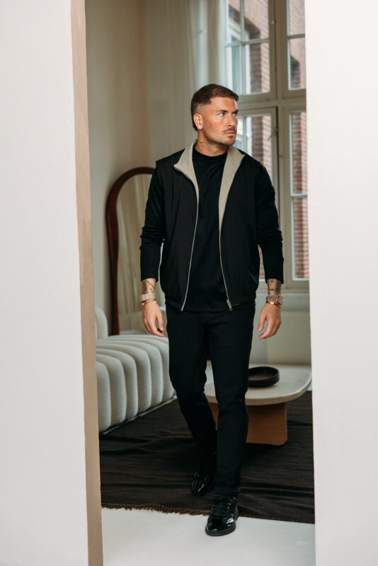 The New Reversible Bodywarmer - Black/Beige
