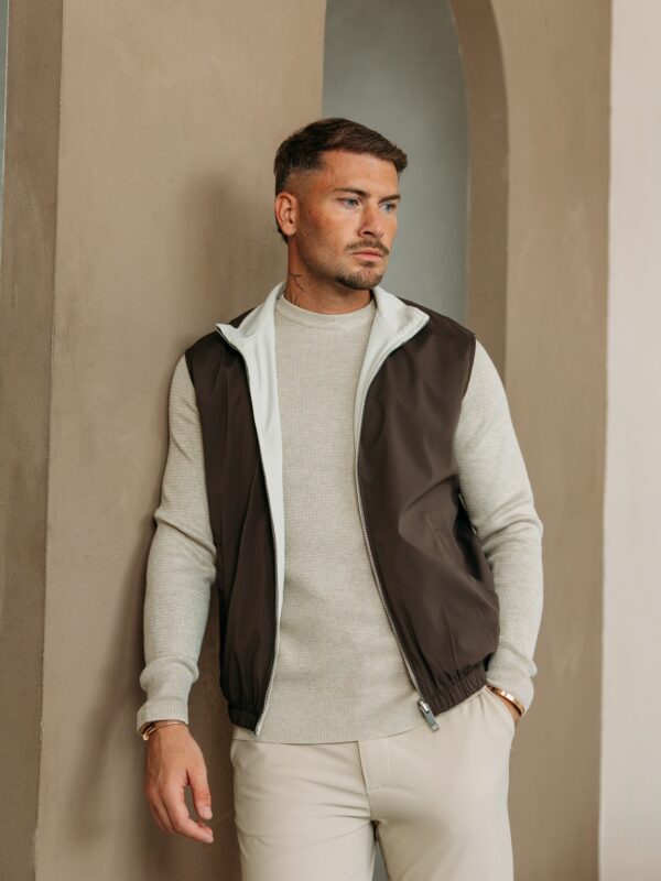 Facetune_02-09-2026-14-20-26 The New Reversible Bodywarmer - Choco/Beige
