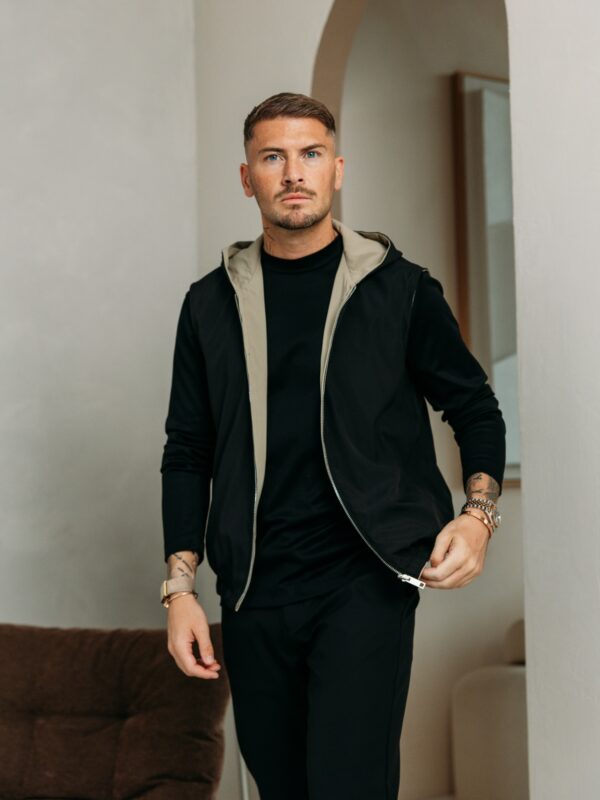 Facetune_02-09-2026-13-13-44 Reversible hooded bodywarmer - Black